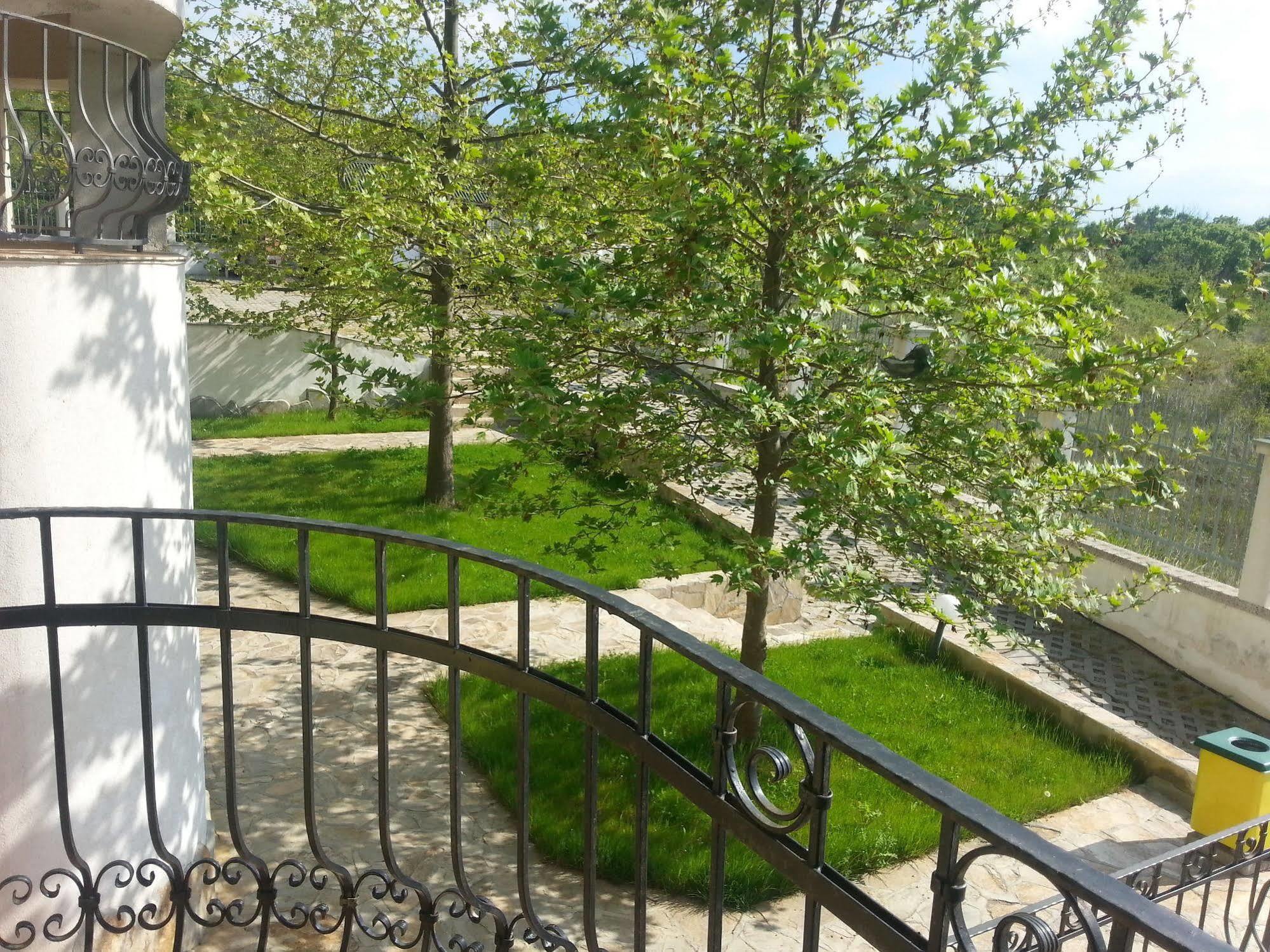 Menada Green Hills Apartments Sozopol Exterior foto