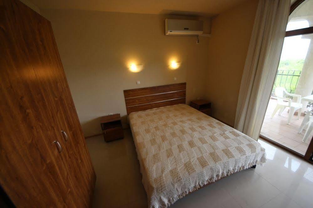 Menada Green Hills Apartments Sozopol Exterior foto