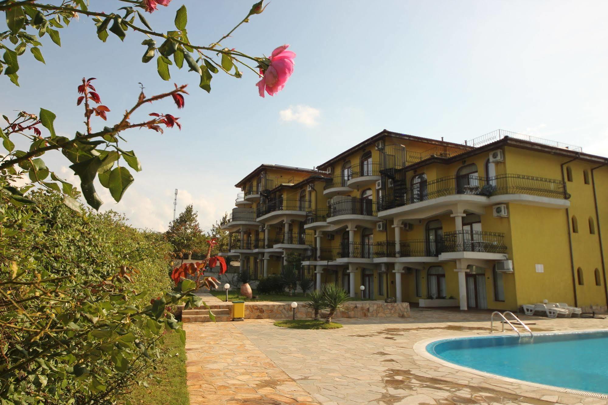Menada Green Hills Apartments Sozopol Exterior foto